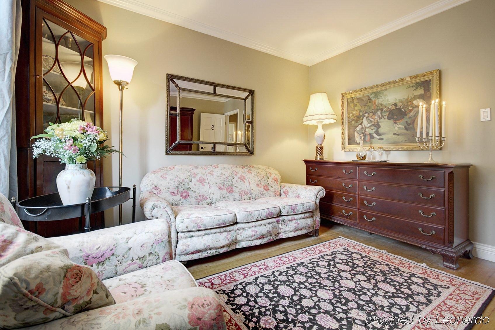 The English Bay Inn لانغلي المظهر الخارجي الصورة
