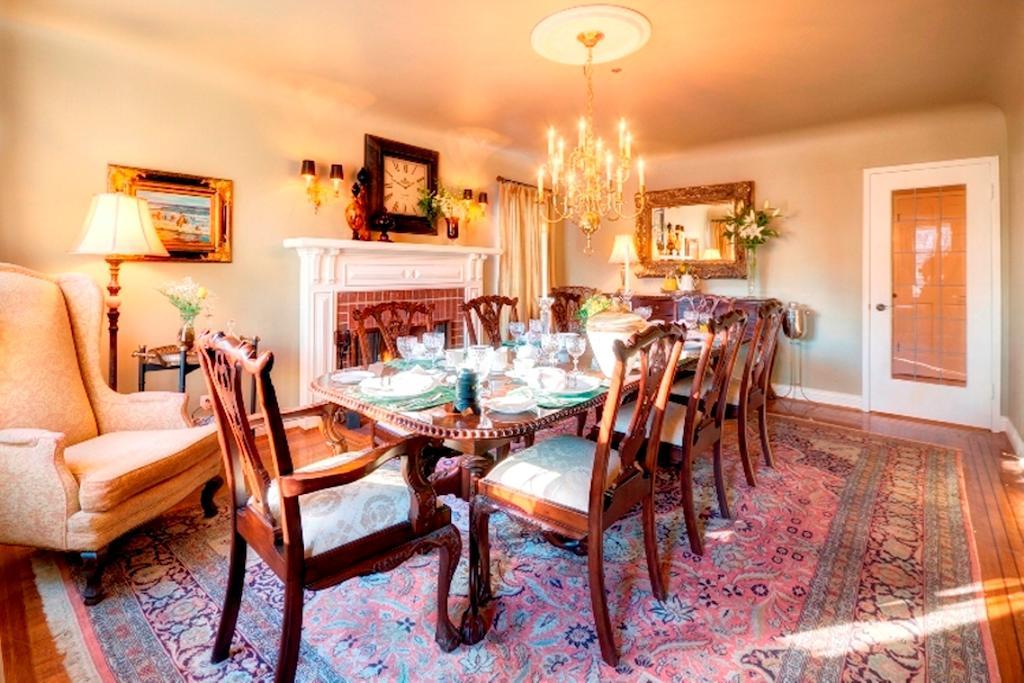 The English Bay Inn لانغلي المظهر الخارجي الصورة