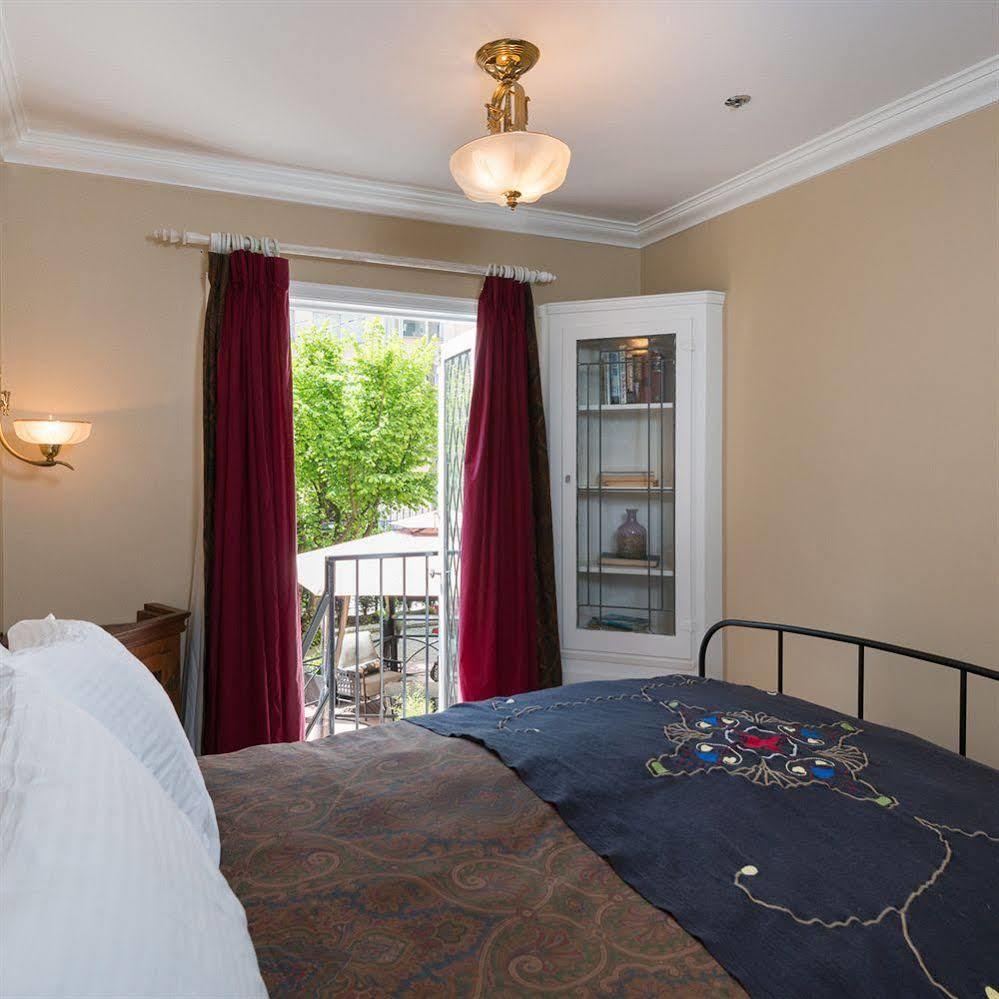 The English Bay Inn لانغلي المظهر الخارجي الصورة